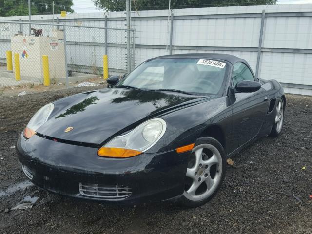 WP0CA2980YU623749 - 2000 PORSCHE BOXSTER BLACK photo 2