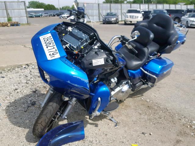 1HD1KGD11HB647077 - 2017 HARLEY-DAVIDSON FLTRU BLUE photo 2