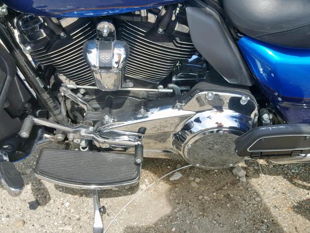 1HD1KGD11HB647077 - 2017 HARLEY-DAVIDSON FLTRU BLUE photo 7