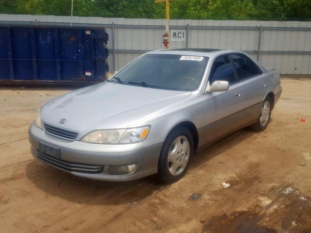 JT8BF28G3Y0263632 - 2000 LEXUS ES 300 SILVER photo 2