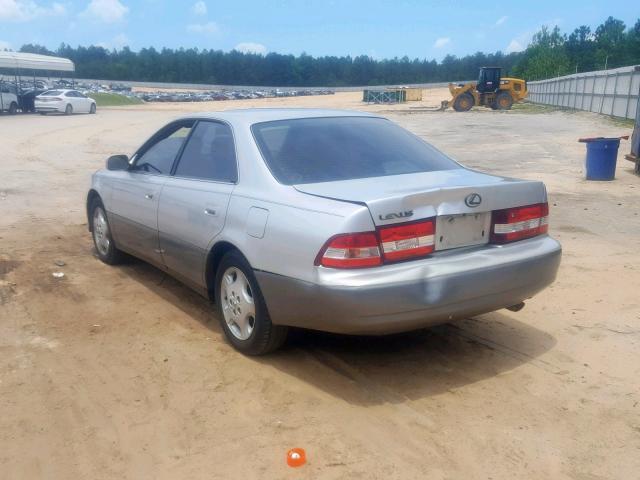 JT8BF28G3Y0263632 - 2000 LEXUS ES 300 SILVER photo 3