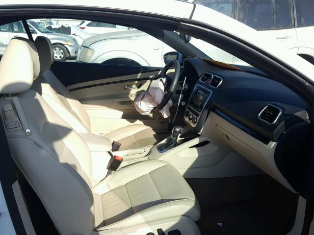 WVWFW8AH8FV003560 - 2015 VOLKSWAGEN EOS LUX 白色 照片 5