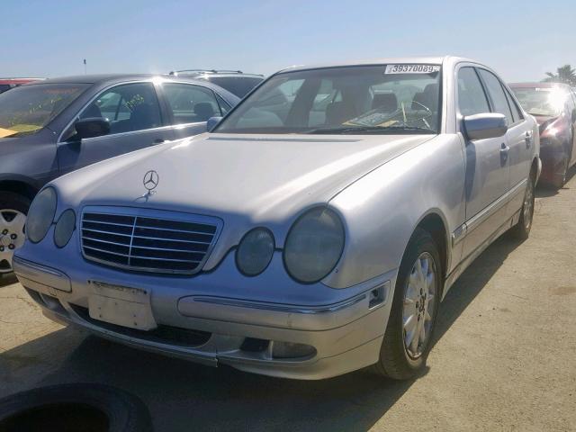 WDBJF65J61B247292 - 2001 MERCEDES-BENZ E 320 SILVER photo 2