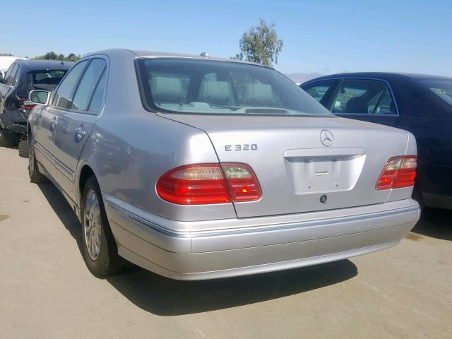 WDBJF65J61B247292 - 2001 MERCEDES-BENZ E 320 SILVER photo 3