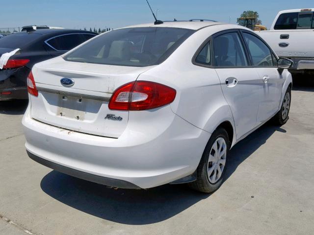 3FADP4AJ2BM200640 - 2011 FORD FIESTA S WHITE photo 4