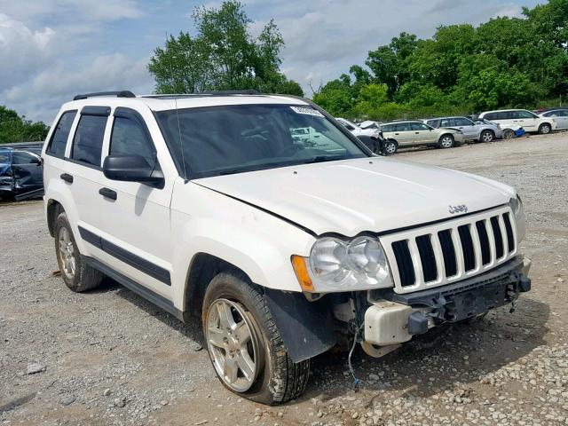 1J4HR48N95C660098 - 2005 JEEP GRAND CHER WHITE photo 1