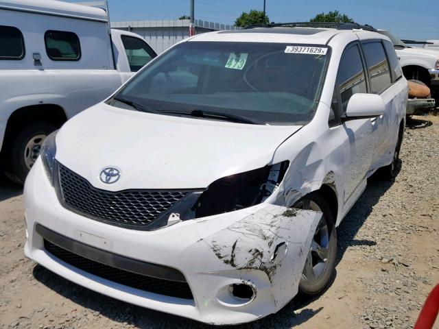 5TDXK3DC7FS683075 - 2015 TOYOTA SIENNA SPO WHITE photo 2