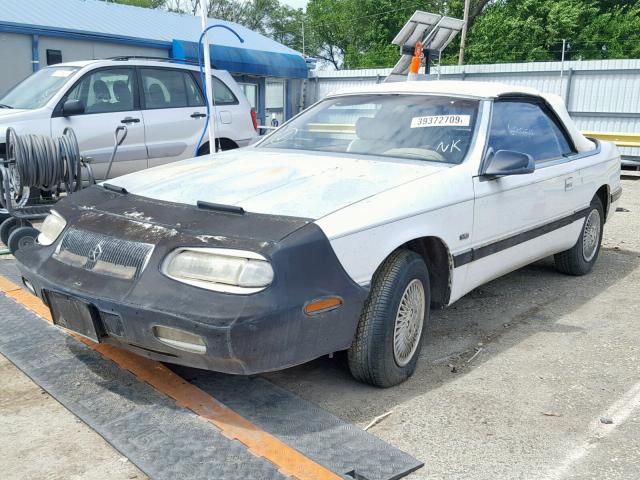 1C3XU4533PF563486 - 1993 CHRYSLER LEBARON WHITE photo 2