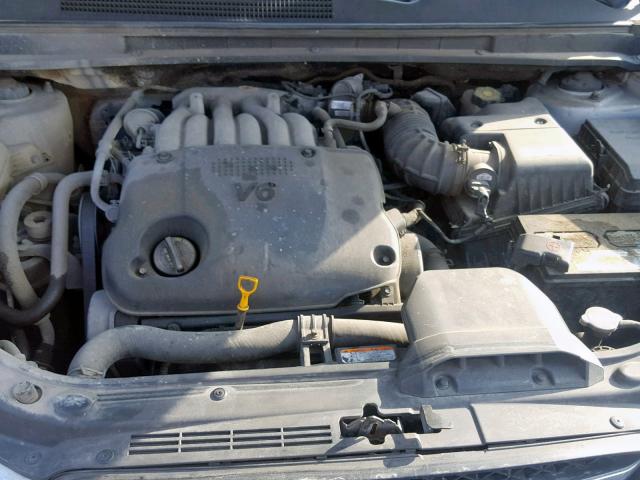 KNAFG526387167165 - 2008 KIA RONDO LX SILVER photo 7