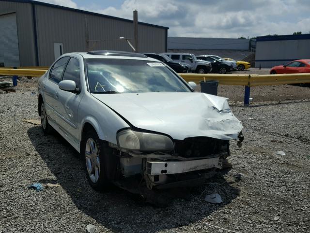 JN1CA31D01T813774 - 2001 NISSAN MAXIMA GXE WHITE photo 1