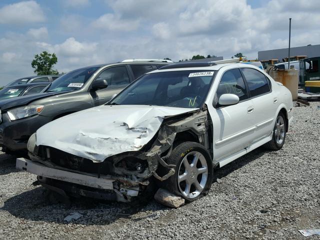 JN1CA31D01T813774 - 2001 NISSAN MAXIMA GXE WHITE photo 2