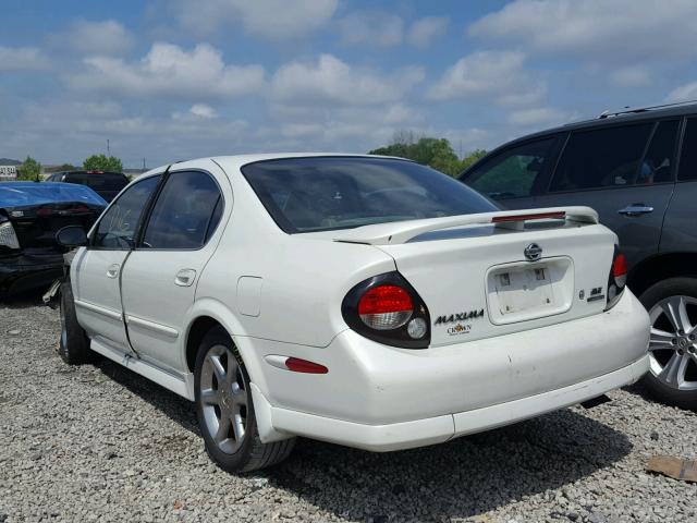 JN1CA31D01T813774 - 2001 NISSAN MAXIMA GXE WHITE photo 3