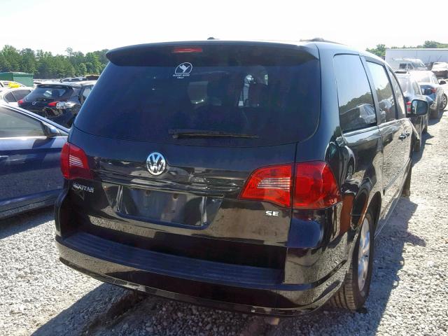 2V4RW3DG4BR716994 - 2011 VOLKSWAGEN ROUTAN SE BLACK photo 4