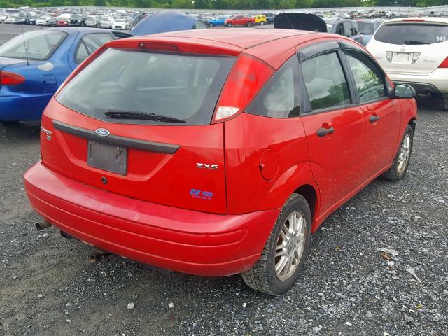 1FAFP37N86W167808 - 2006 FORD FOCUS ZX5 RED photo 4