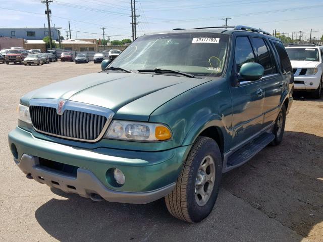 5LMFU28A1YLJ39497 - 2000 LINCOLN NAVIGATOR მწვანე ფოტო 2