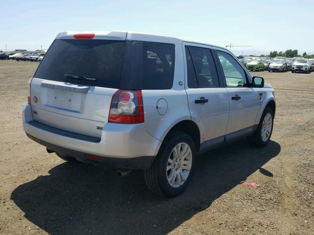 SALFP24NX8H029034 - 2008 LAND ROVER LR2 SE SILVER photo 4