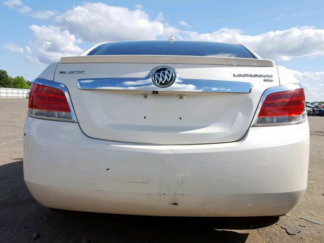 1G4GC5EDXBF149073 - 2011 BUICK LACROSSE C WHITE photo 9