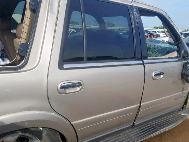 5LMEU27A6YLJ34275 - 2000 LINCOLN NAVIGATOR TAN photo 6