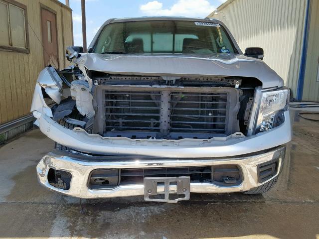 1N6AA1EJ1JN543853 - 2018 NISSAN TITAN S SILVER photo 9