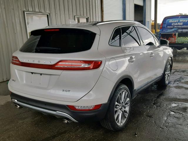 5LMCJ3C95JUL03977 - 2018 LINCOLN MKC RESERV WHITE photo 4