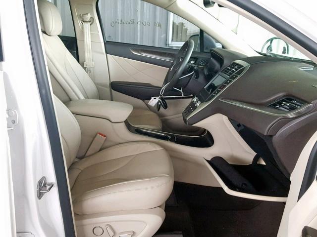 5LMCJ3C95JUL03977 - 2018 LINCOLN MKC RESERV WHITE photo 5