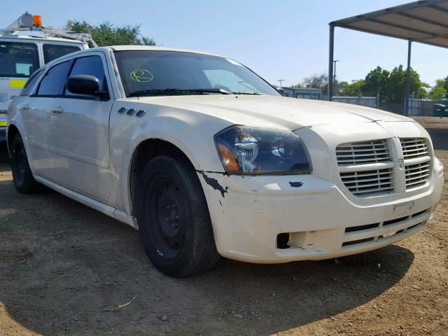 2D4FV48T75H618732 - 2005 DODGE MAGNUM SE WHITE photo 1