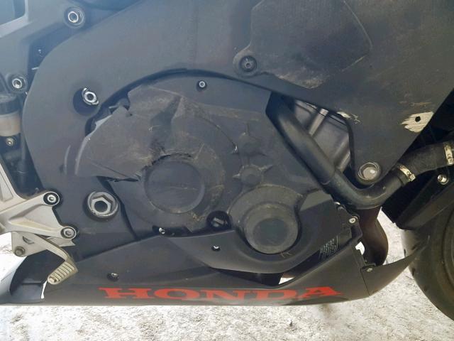 JH2SC7710JK100121 - 2018 HONDA CBR1000 RR BLACK photo 7