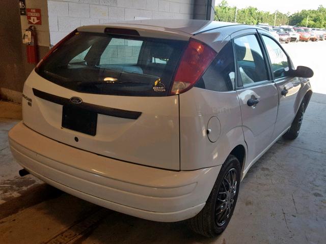 1FAFP37N57W277796 - 2007 FORD FOCUS ZX5 WHITE photo 4