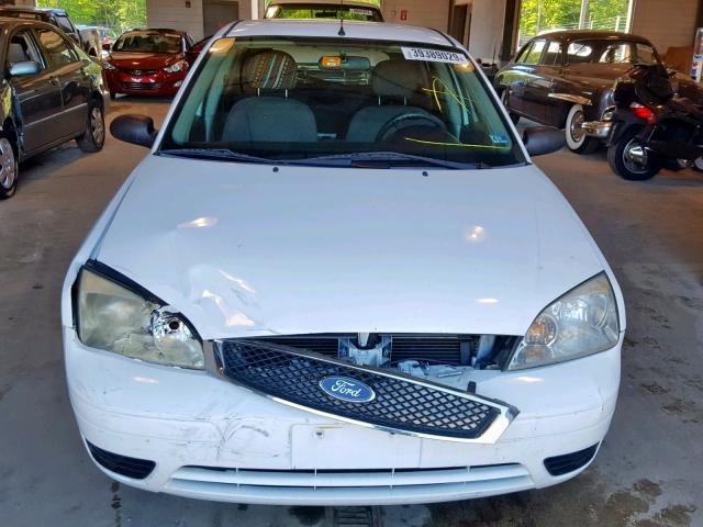 1FAFP37N57W277796 - 2007 FORD FOCUS ZX5 WHITE photo 9