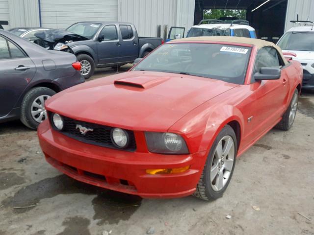 1ZVFT85H075224913 - 2007 FORD MUSTANG GT RED photo 2