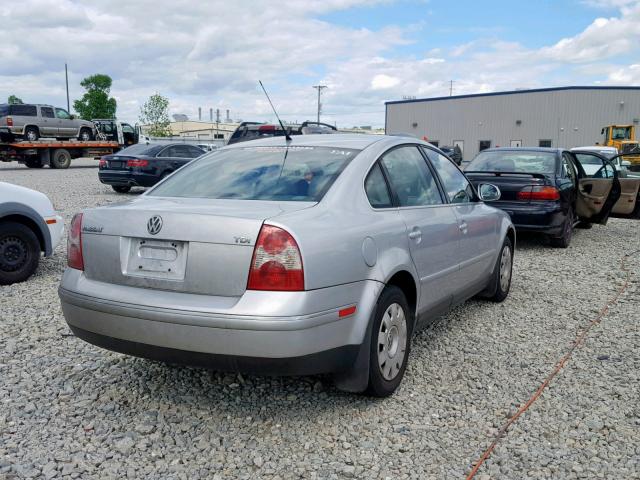 WVWME63B05E059661 - 2005 VOLKSWAGEN PASSAT GL SILVER photo 4