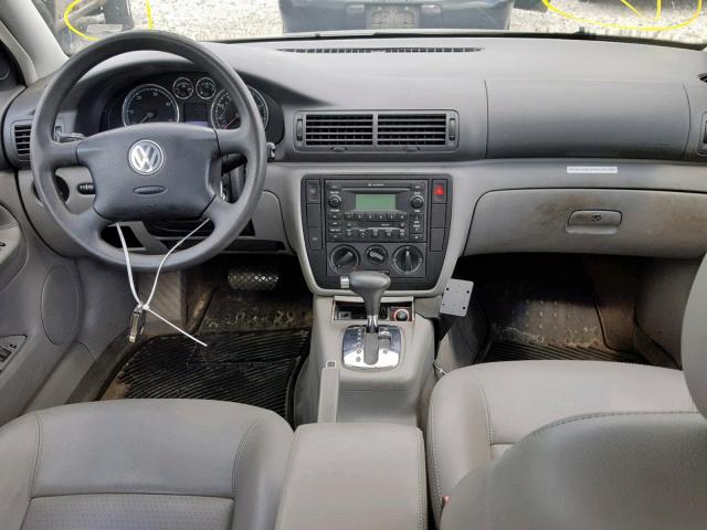 WVWME63B05E059661 - 2005 VOLKSWAGEN PASSAT GL SILVER photo 9