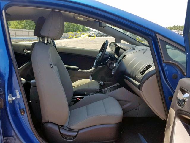 KNAFX4A85E5113029 - 2014 KIA FORTE EX BLUE photo 5