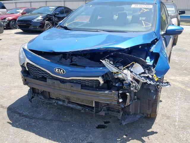 KNAFX4A85E5113029 - 2014 KIA FORTE EX BLUE photo 9