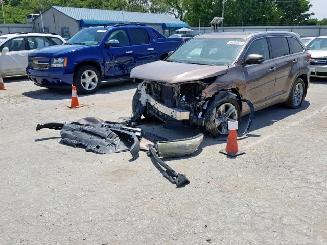 5TDDZRFH6JS485445 - 2018 TOYOTA HIGHLANDER BROWN photo 2