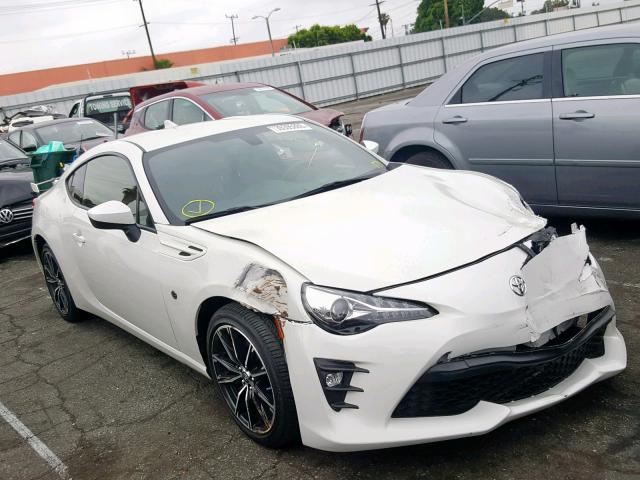 JF1ZNAE19J8700110 - 2018 TOYOTA 86 GT WHITE photo 1