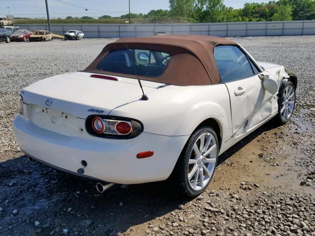 JM1NC25FX60111587 - 2006 MAZDA MX-5 MIATA WHITE photo 4