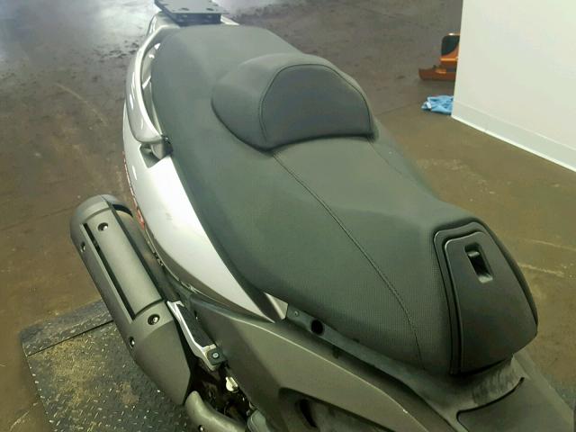 RFBT7K2219B250144 - 2009 KYMCO USA INC XCITING 25 GRAY photo 18