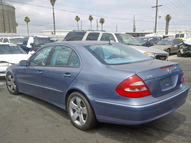 WDBUF65J94A419600 - 2004 MERCEDES-BENZ E 320 BLUE photo 3