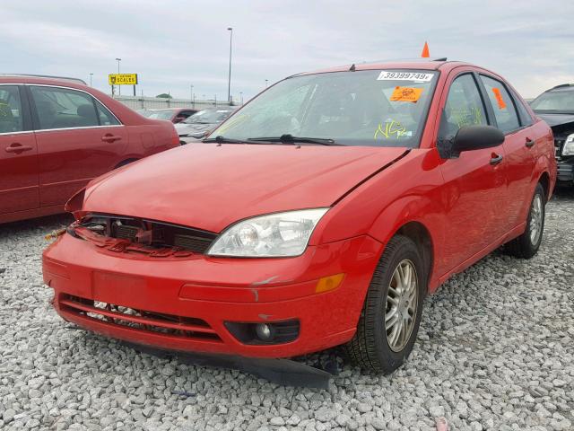 1FAFP34N95W218672 - 2005 FORD FOCUS ZX4 RED photo 2