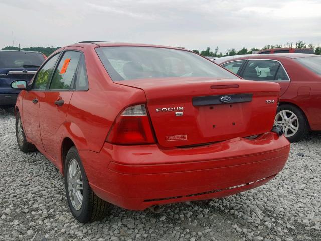 1FAFP34N95W218672 - 2005 FORD FOCUS ZX4 RED photo 3