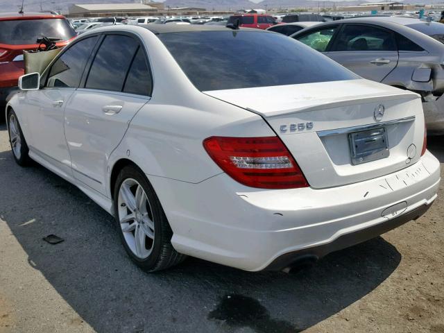 WDDGF4HB3DA819942 - 2013 MERCEDES-BENZ C 250 WHITE photo 3