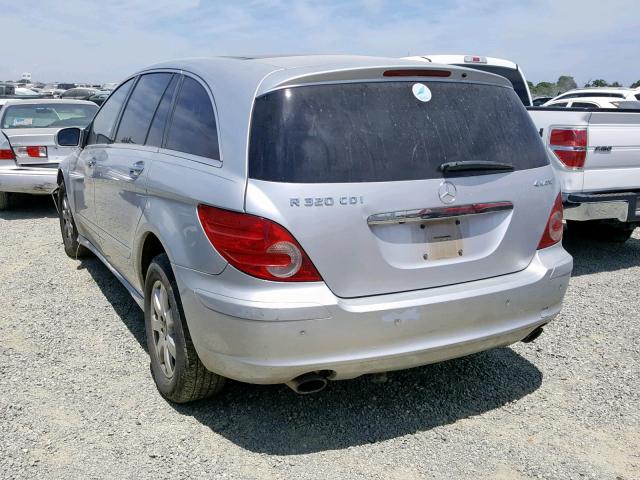 4JGCB22E97A049760 - 2007 MERCEDES-BENZ R 320 CDI SILVER photo 3