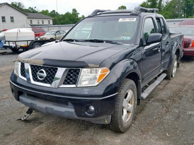 1N6AD07W57C435735 - 2007 NISSAN FRONTIER C BLACK photo 2