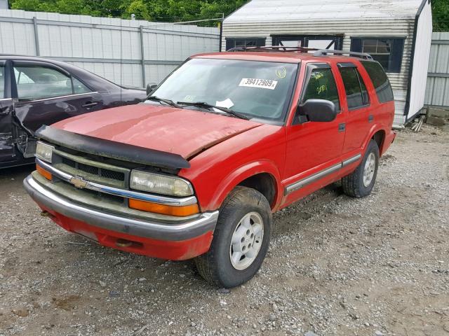 1GNDT13W9Y2347624 - 2000 CHEVROLET BLAZER RED photo 2