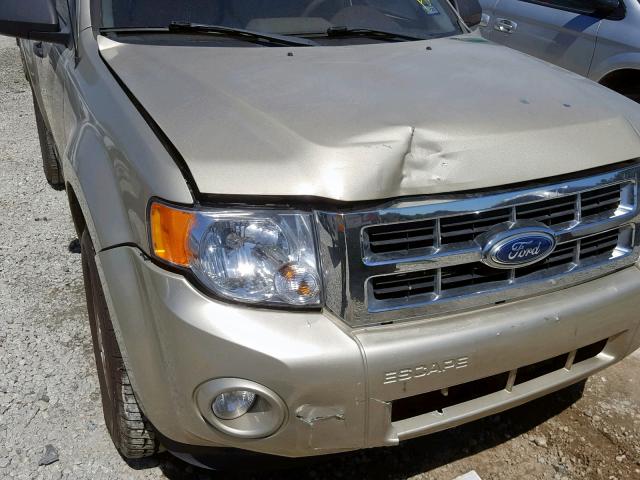 1FMCU0D70BKA93288 - 2011 FORD ESCAPE XLT GOLD photo 9