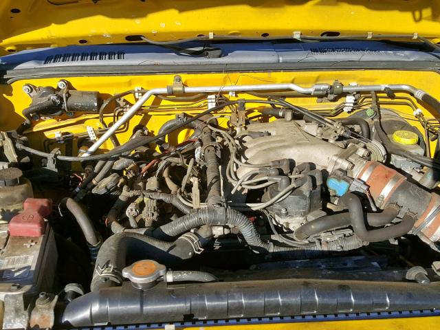 5N1ED28Y72C501450 - 2002 NISSAN XTERRA XE YELLOW photo 7