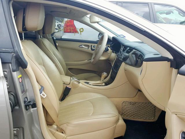 WDDDJ72X38A118590 - 2008 MERCEDES-BENZ CLS 550 TAN photo 5