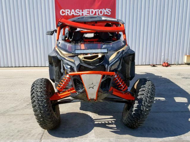 3JBVNAW22HK000207 - 2017 CAN-AM MAVERICK X RED photo 2