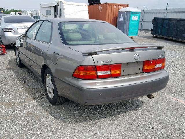 JT8BF28G0W5023292 - 1998 LEXUS ES 300 GRAY photo 3